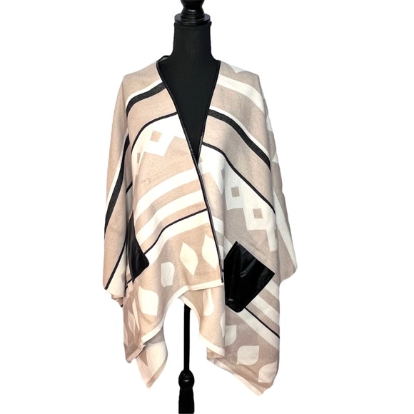 Akira Chicago Black Label Aztec Print Ruana Kimono Leather Trim Pocket Cream Tan - Picture 3 of 7